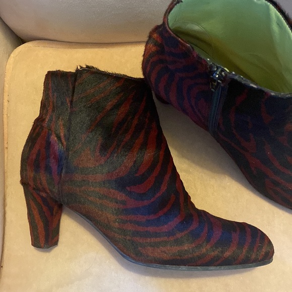 Hester Van Eeghen (Amsterdam) Black/Red Zebra Stripe Pony Hair Booties - Sz 41 - Picture 2 of 12